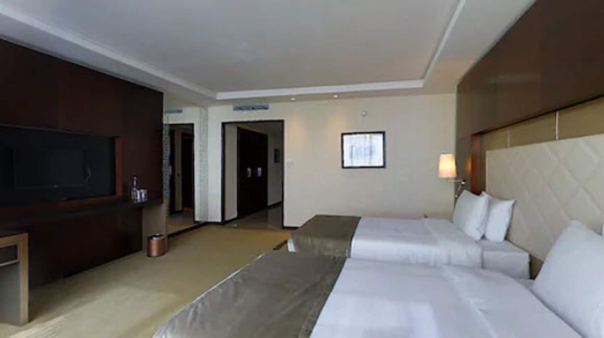 Grand Mogador City Center Casablanca Exteriör bild A room at the hotel