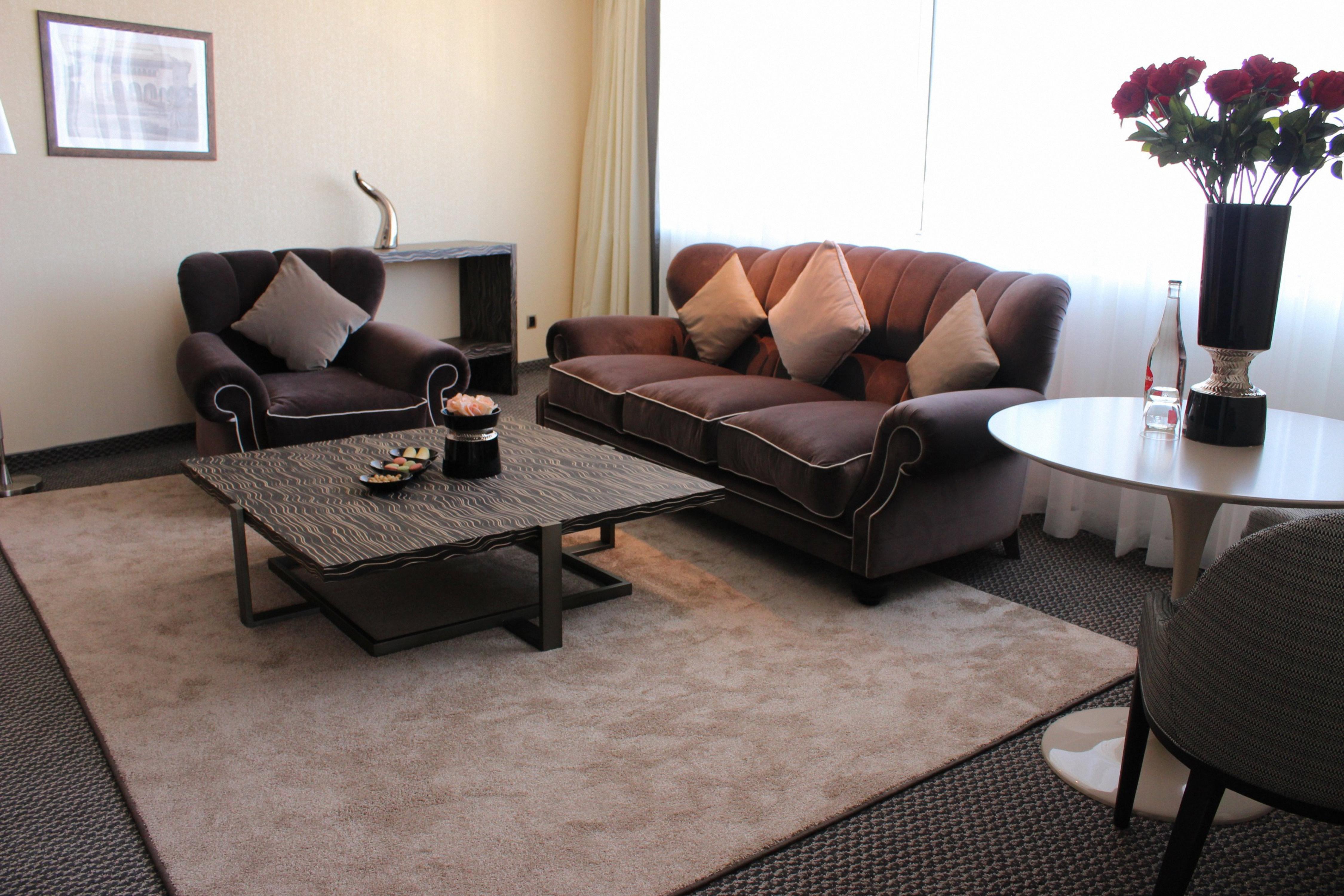Grand Mogador City Center Casablanca Exteriör bild A living room in a hotel