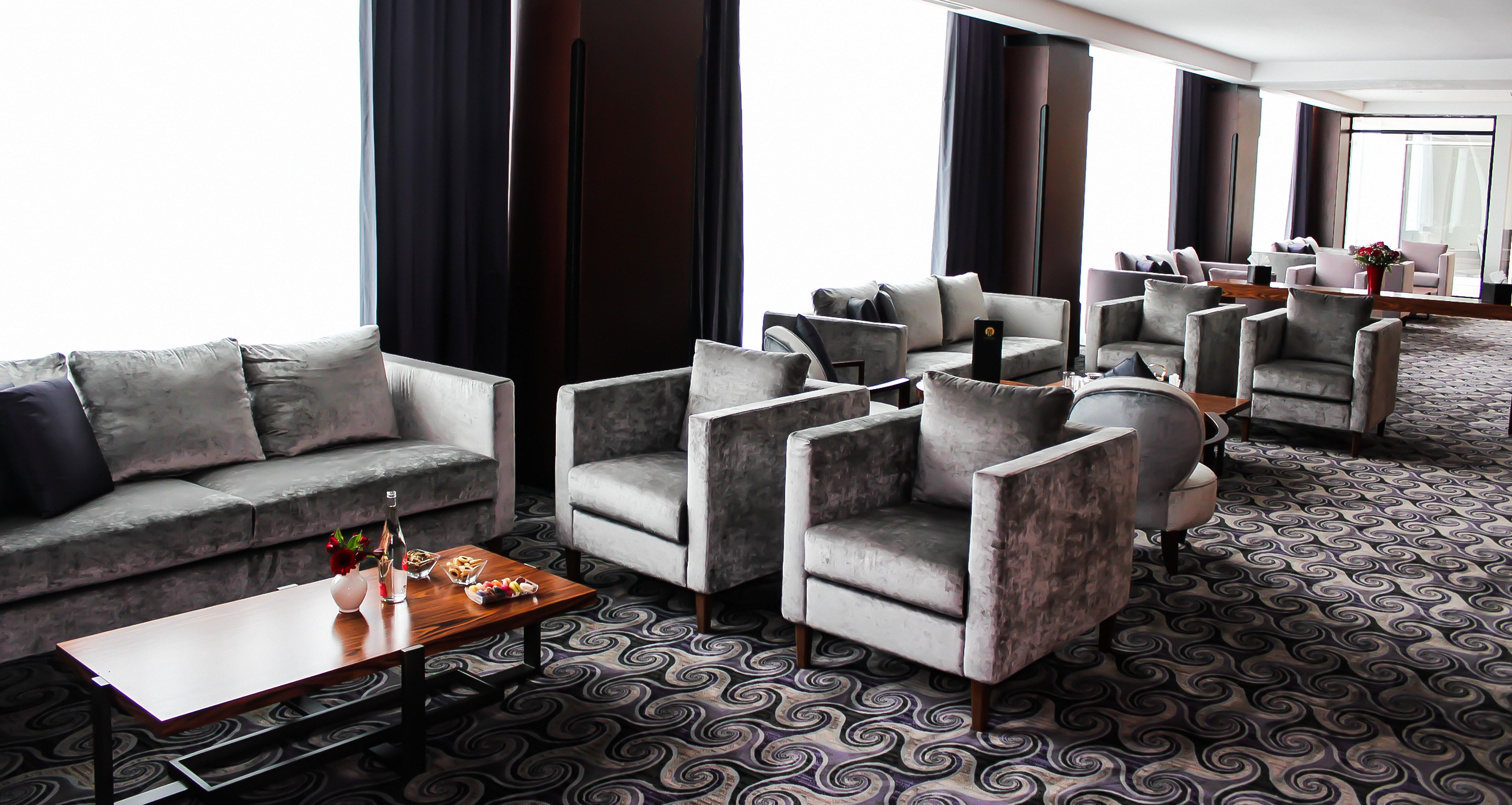 Grand Mogador City Center Casablanca Exteriör bild The lounge at the airport