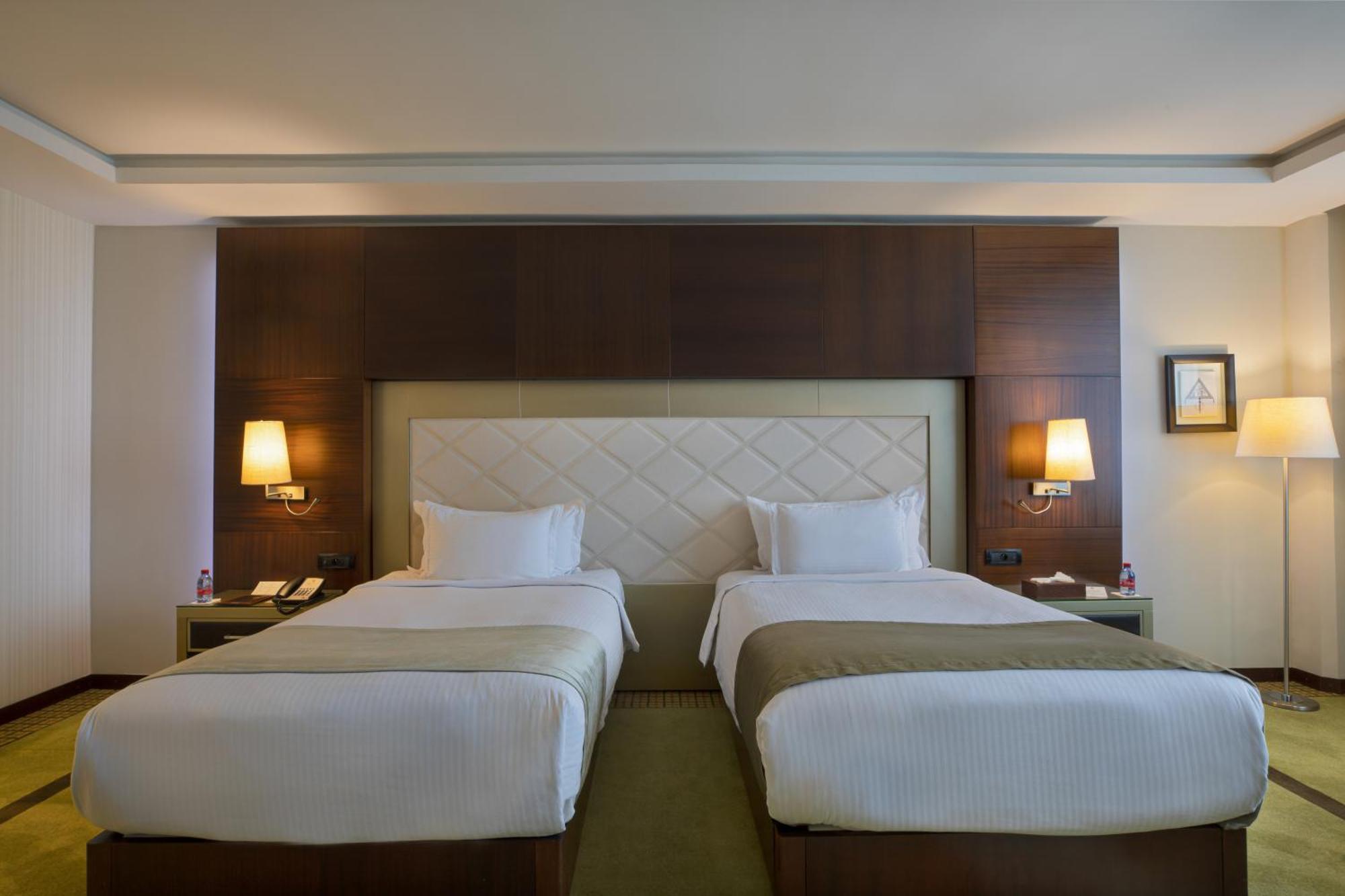 Grand Mogador City Center Casablanca Exteriör bild Deluxe Room