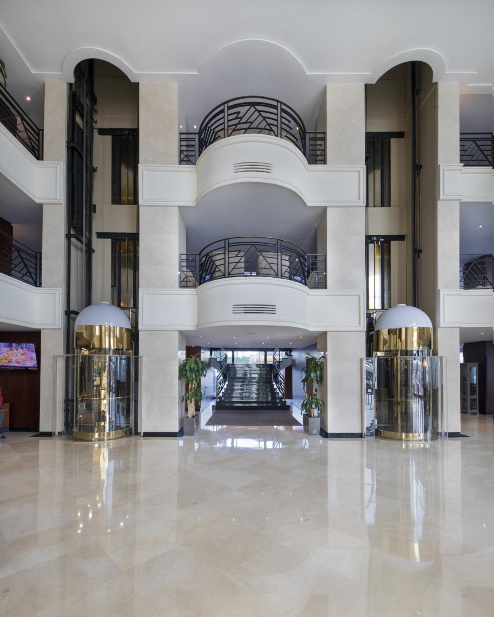 Grand Mogador City Center Casablanca Exteriör bild Interior of the hotel